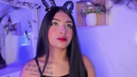 Snapshot of sabrinahims_ chatting on October 18, 3:33 am mariana  online show from October 18, 3:33 am