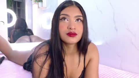 Snapshot of sabrinahims_ chatting on October 8, 12:18 am mariana  online show from October 8, 12:18 am