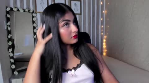 Snapshot of sabrinahims_ chatting on March 8, 9:08 pm mariana  online show from March 8, 9:08 pm