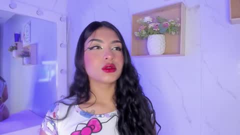 Snapshot of sabrinahims_ chatting on October 11, 3:22 am mariana  online show from October 11, 3:22 am