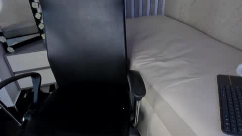 Snapshot of sabrinahims_ chatting on February 28, 1:47 am mariana  online show from February 28, 1:47 am