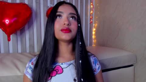 Snapshot of sabrinahims_ chatting on February 3, 11:26 pm mariana  online show from February 3, 11:26 pm