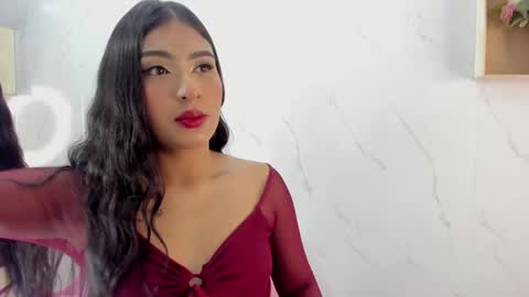 Snapshot of sabrinahims_ chatting on September 26, 10:07 pm mariana  online show from September 26, 10:07 pm