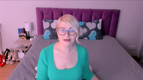 Sabrina MacMarren online show from January 18, 2:04 pm