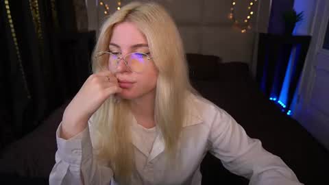 Sabrina online show from June 17, 6:29 am
