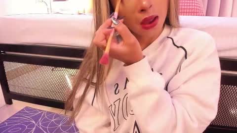 Snapshot of sabrinaspell_ chatting on September 14, 1:23 pm S A B R I N A  online show from September 14, 1:23 pm