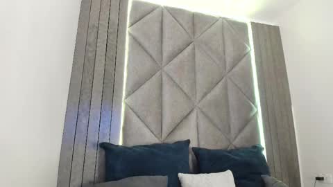 Snapshot of sabrinaspell_ chatting on March 11, 11:23 am S A B R I N A  online show from March 11, 11:23 am