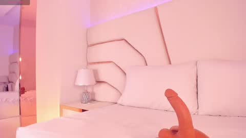       online show from April 8, 8:34 pm