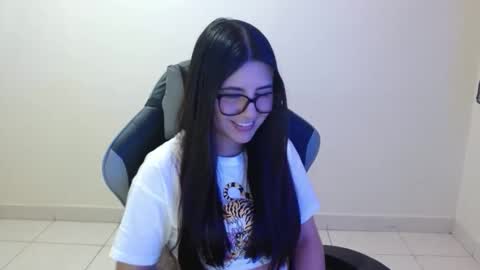 Sahaliefox  online show from October 20, 10:59 pm