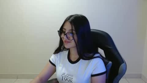 Sahaliefox  online show from May 13, 11:25 pm