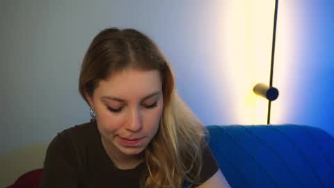 Ariel online show from May 31, 3:11 pm