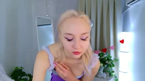 Audrey online show from February 12, 7:01 am