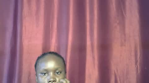 sally_bee1 online show from March 17, 7:24 am