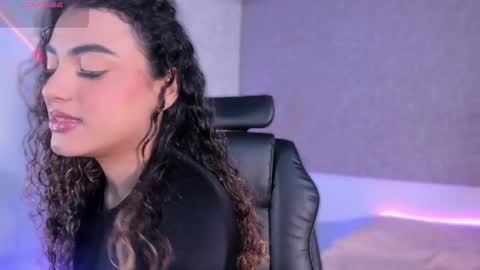 Salome Ferreira online show from November 17, 4:09 pm