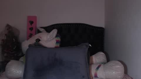 yenny online show from February 7, 7:40 am