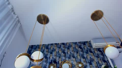 Salome Larzon online show from April 11, 7:45 am