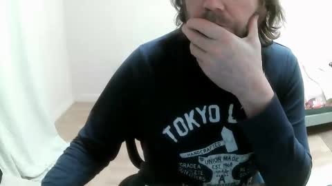 Snapshot of saltimbanquier chatting on January 7, 2:08 pm Saltimbanquier Salt ou Banquier online show from January 7, 2:08 pm