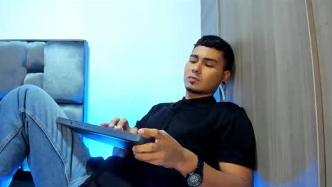 SAM online show from December 19, 4:52 am