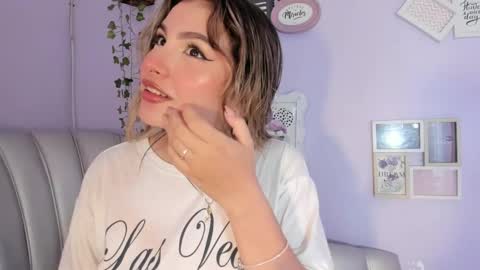 Snapshot of samanta_bone chatting on March 3, 12:59 am Samanta online show from March 3, 12:59 am