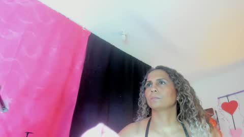 Snapshot of samantha__smile__ chatting on February 8, 11:22 am  Samanthasmile  online show from February 8, 11:22 am