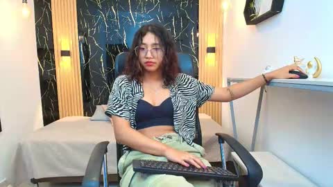    online show from March 9, 11:15 am