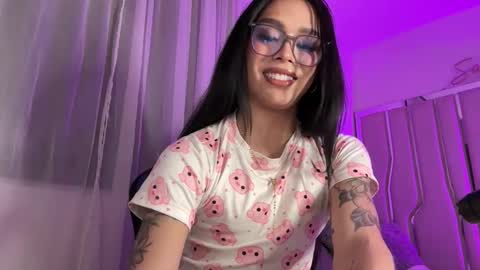 Samantha Bernardo online show from April 19, 5:19 am