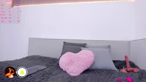 samara_hale online show from December 15, 8:05 pm