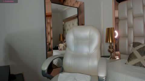 Snapshot of sammy_rios chatting on October 18, 8:57 pm Sammy online show from October 18, 8:57 pm