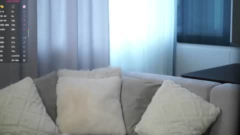 Vivienne online show from June 12, 2:54 am