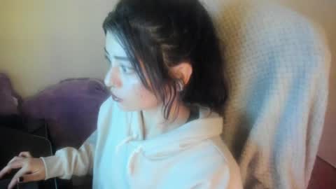   online show from May 9, 9:37 am
