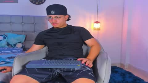 samxx_muscle online show from November 16, 1:57 pm