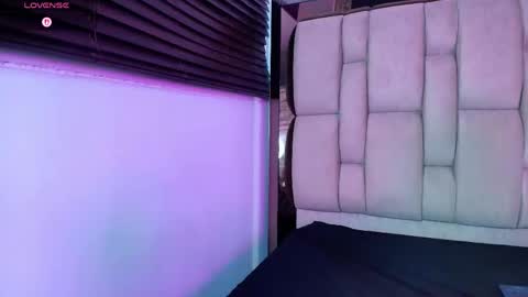 SAMY GREY... online show from April 9, 6:19 am