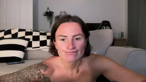 sandb250 online show from October 12, 9:05 pm