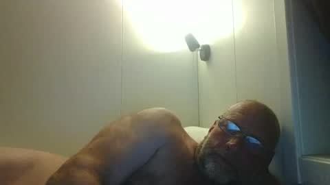 sandnesrune523 online show from May 19, 5:53 pm