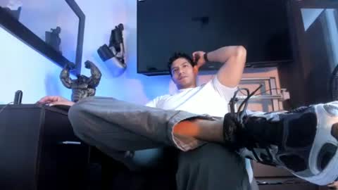 sandrolatino online show from July 14, 2:16 am