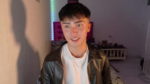 santi_fabulous online show from December 19, 11:00 pm