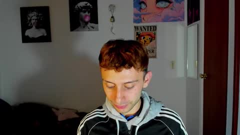Snapshot of santi_mateo chatting on October 26, 3:51 am Santi online show from October 26, 3:51 am