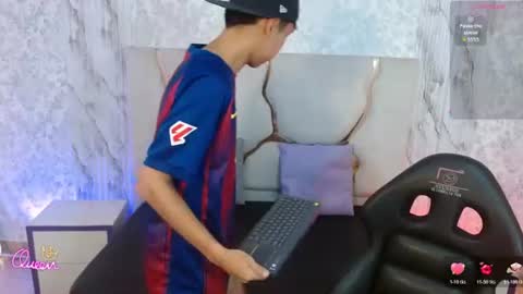 santi_tay online show from June 11, 11:52 am