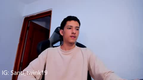 santi_twink19 online show from February 16, 4:21 pm
