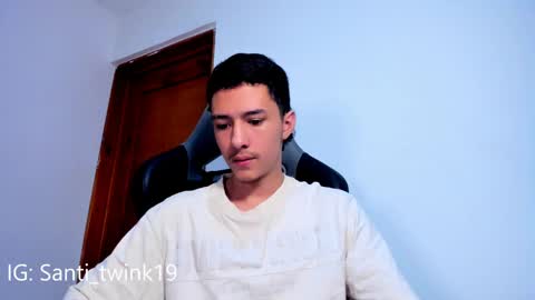 santi_twink19 online show from February 19, 11:06 am