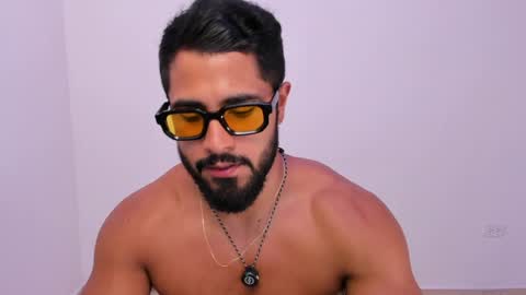 santiago_huntt online show from April 23, 8:21 pm