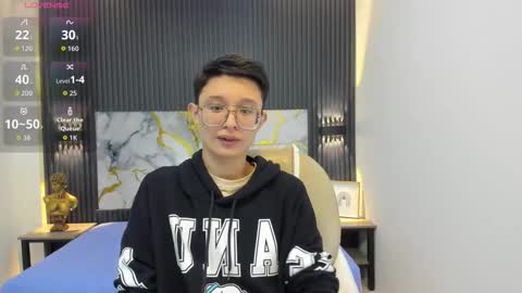 santiago_russo18 online show from September 29, 12:37 pm