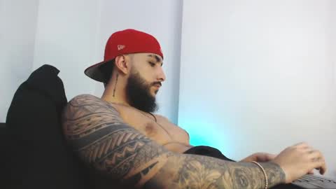 Santiago Hincapiie online show from March 19, 5:13 am