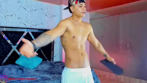 Santi Reyes online show from February 1, 4:09 am