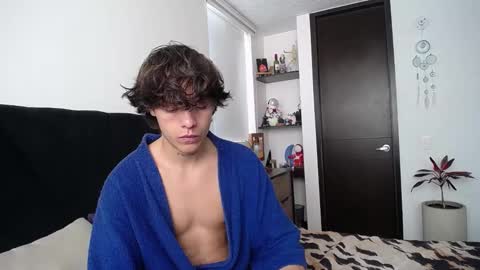Snapshot of santii_rose chatting on March 11, 4:07 pm Santii online show from March 11, 4:07 pm