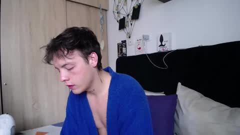 Snapshot of santii_rose chatting on October 9, 5:40 pm Santii online show from October 9, 5:40 pm