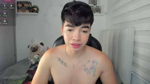 Mr. Santiago online show from April 8, 1:36 pm