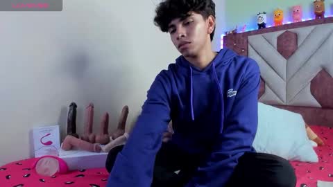 Santiago Carrington online show from September 23, 3:44 am