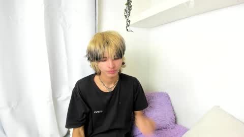 kitty online show from December 22, 5:11 am