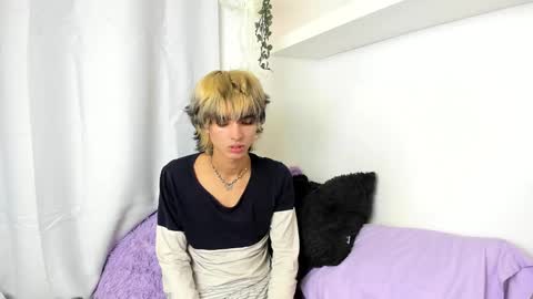 kitty online show from December 7, 7:10 am